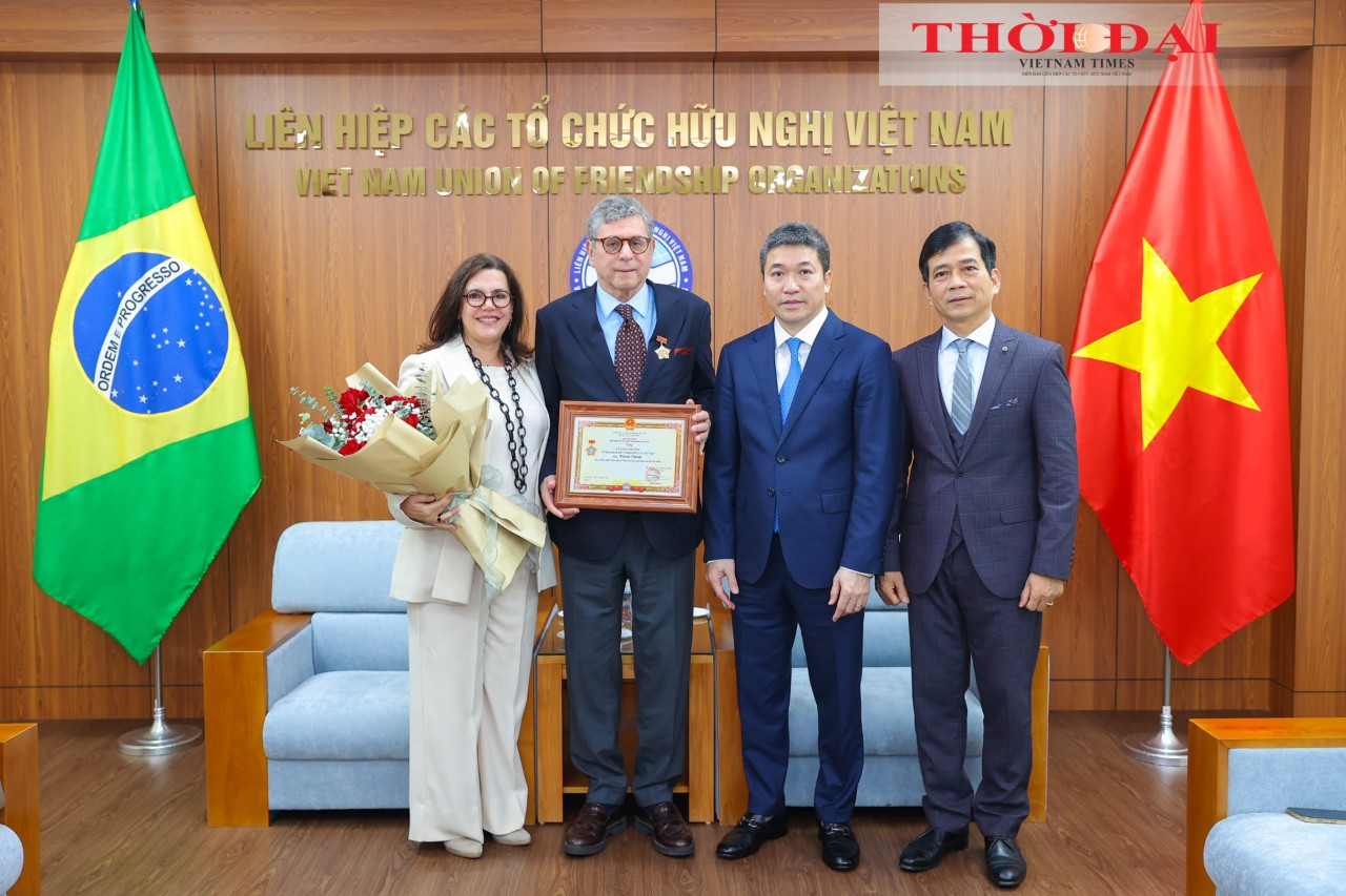 Recognizing Contributions of Ambassador Marco Farani to Promoting Vietnam-Brazil Relations