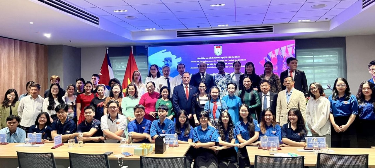 Viet Nam-Cuba Solidarity Meeting Marks 67th Cuban National Day
