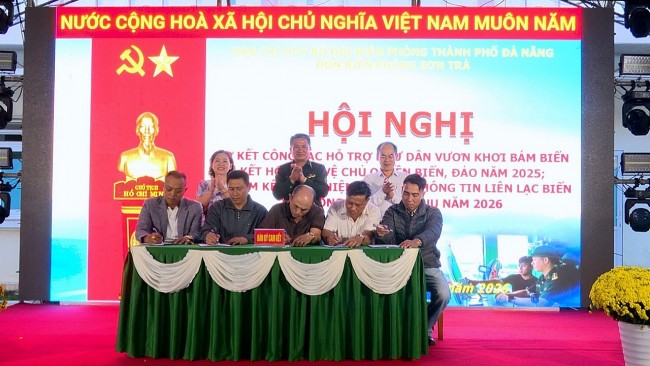 Nearly 500 Da Nang Fishing Vessels Sign Pledge Against IUU Fishing