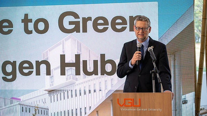 Vietnam News Today (Feb. 7): Vietnam, Laos, Cambodia leaders outline new cooperation orientations