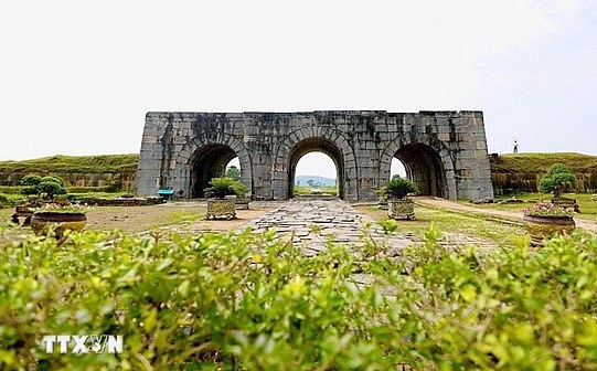 Vietnam News Today (Feb. 7): Vietnam, Laos, Cambodia leaders outline new cooperation orientations