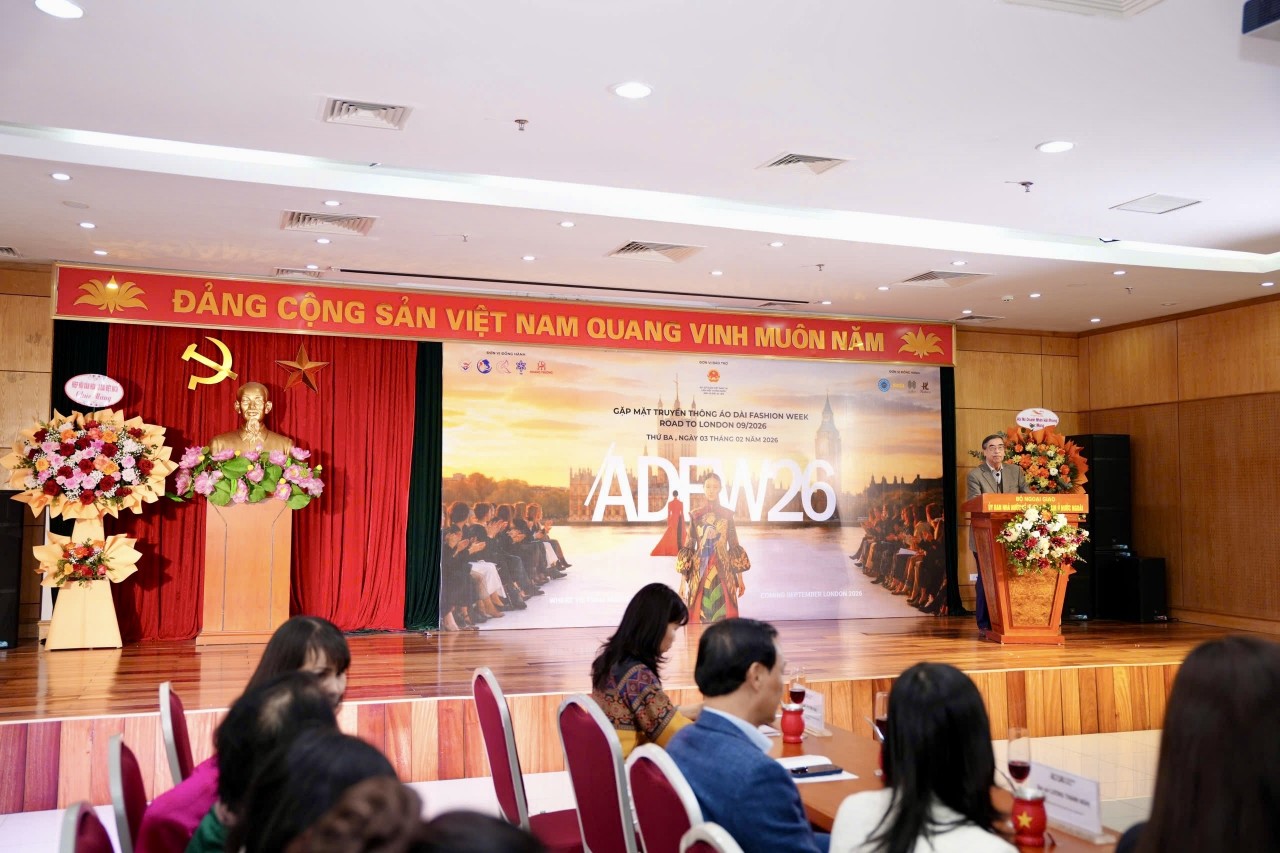 Promoting Vietnam’s Ao Dai at London Fashion Week 2026