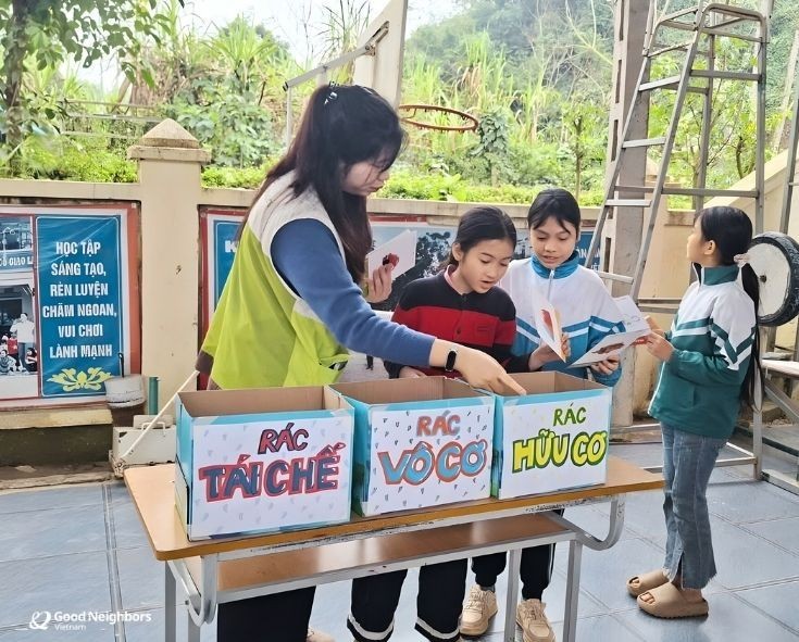 Environmental Education for More Than 400 Students in Tuyen Quang