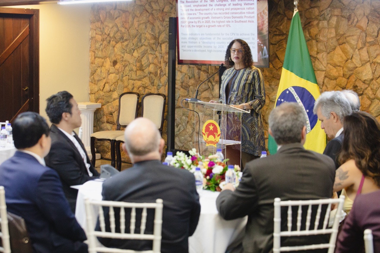 Brazilian Politicians and Scholars Honor the Historical role of the Communist Party of Vietnam