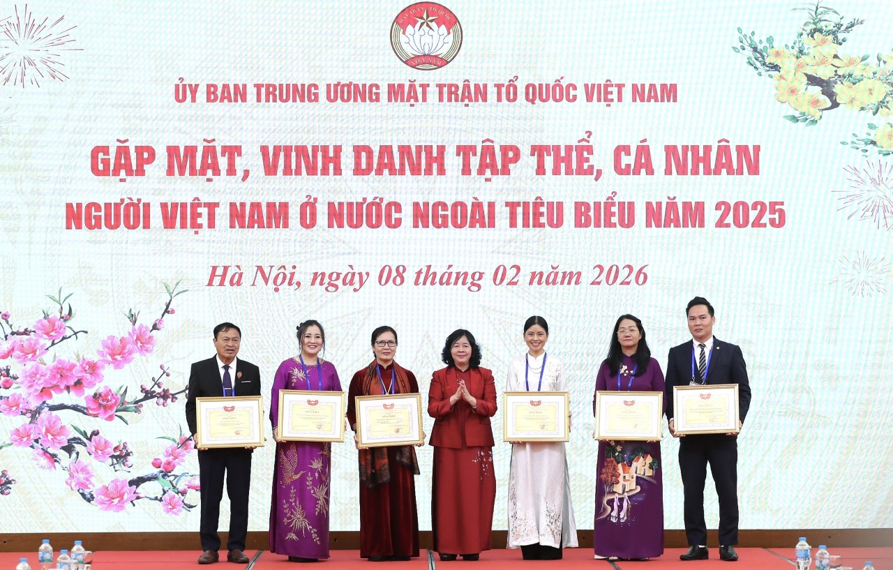 Vietnam Calls on Overseas Vietnamese for Breakthrough Ideas and Development Initiatives