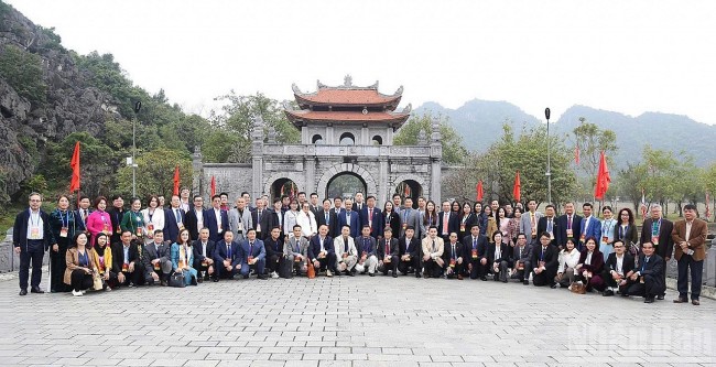 Connecting Overseas Vietnamese with Their Roots