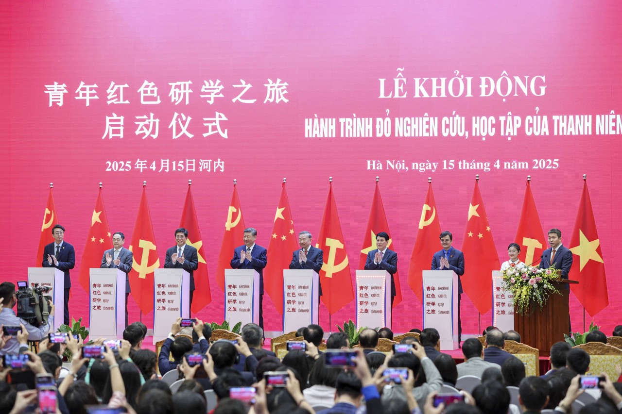 People-to-People Diplomacy: Change to Reach Further People-to-People Diplomacy: Change to Reach Further