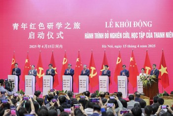 Promoting Traditional Friendship, Enhancing Strategic Connectivity between Vietnam and China: Top Leader