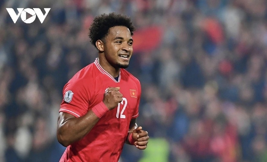 The return of striker Nguyen Xuan Son adds more attacking options for the Vietnam national team. The return of striker Nguyen Xuan Son adds more attacking options for the Vietnam national team.