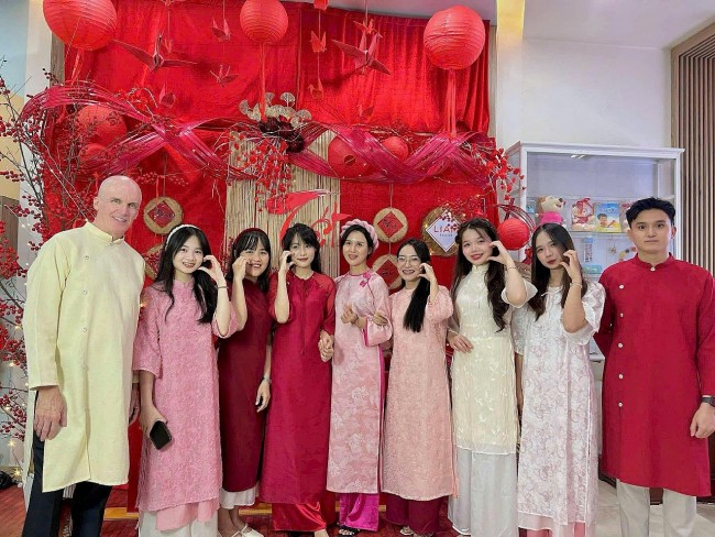 Vietnamese Tet - Where “Friends from Afar” Find a Sense of Belonging