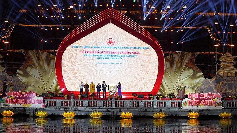 Authorities of northern Ninh Binh province on February 28 hold a ceremony to announce the Prime Minister’s decision recognising the Tam Chuc scenic and archaeological complex as a Special National Relic. (Photo: VNA)