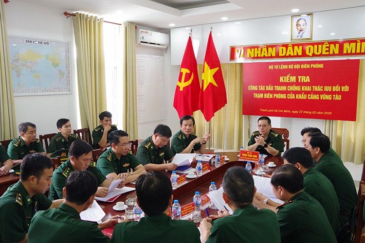Border Guard High Command Inspects IUU Fishing Combat in Ho Chi Minh City