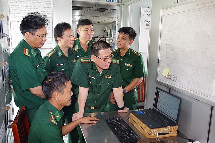 Border Guard High Command Inspects IUU Fishing Combat in Ho Chi Minh City