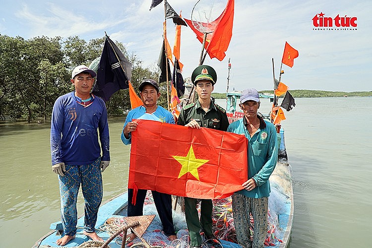 Border Guard High Command Inspects IUU Fishing Combat in Ho Chi Minh City