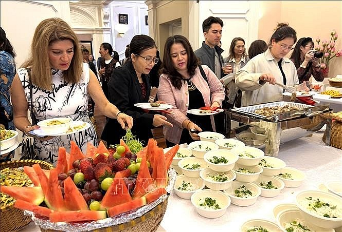 Vietnamese Vegetarian Cuisine Introduced to Diplomatic Community in the United States