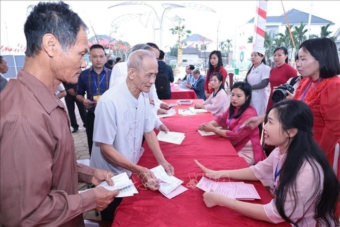 Voters Nationwide Enthusiastically Cast Ballots for 16th National Assembly and People’s Councils at All Levels