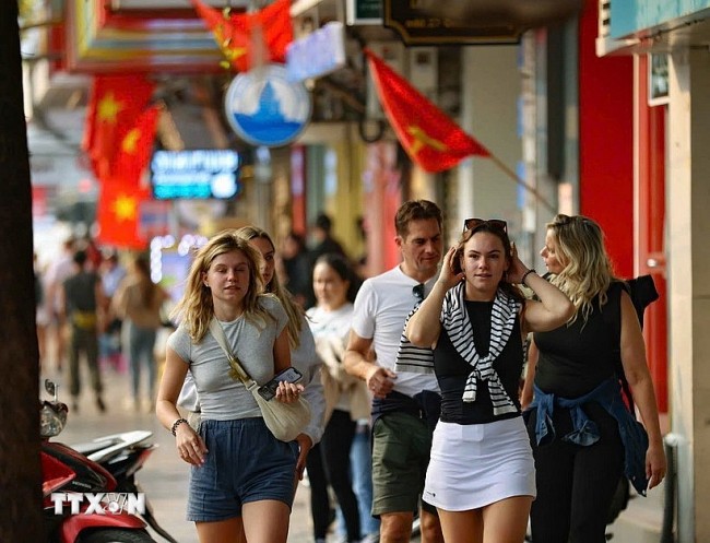 Vietnam Tourism Attracts French Visitors