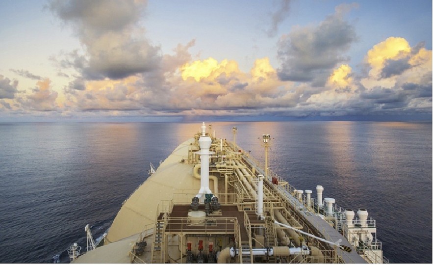 undefined Indian gas tankers getting ready to sail through Hormuz, data shows