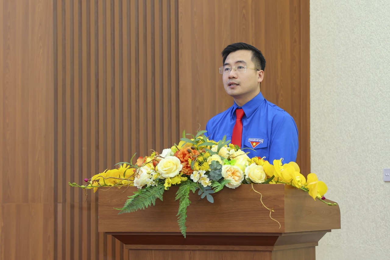 Nguyen Nhat Linh, Secretary of the Youth Union of the Vietnam Fatherland Front and central mass organizations, delivers remarks. (Photo: Dinh Hoa) Nguyen Nhat Linh, Secretary of the Youth Union of the Vietnam Fatherland Front and central mass organizations, delivers remarks. (Photo: Dinh Hoa)