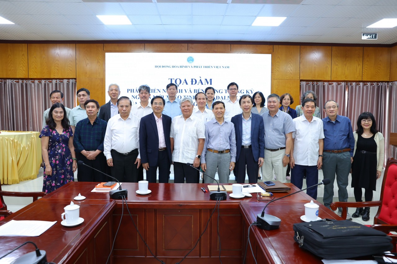 Seminar: Solutions for Rapid and Sustainable National Development over the Next 5-10 Years Seminar: Solutions for Rapid and Sustainable National Development over the Next 5-10 Years