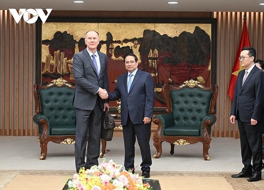 Prime Minister Pham Minh Chinh meets the International Monetary Fund (IMF) delegation led by Martin Sommer during its working visit to Vietnam.