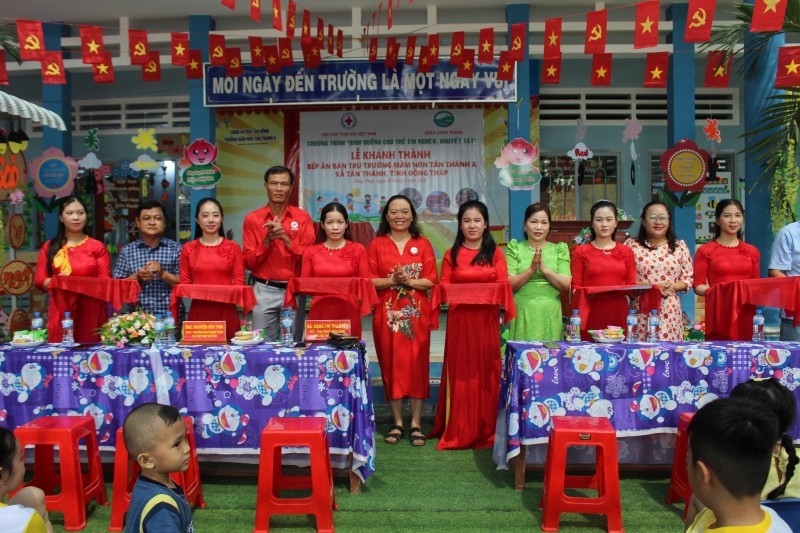 Semi-boarding Kitchens Nourish Futures for Children in Dong Thap, Quang Tri