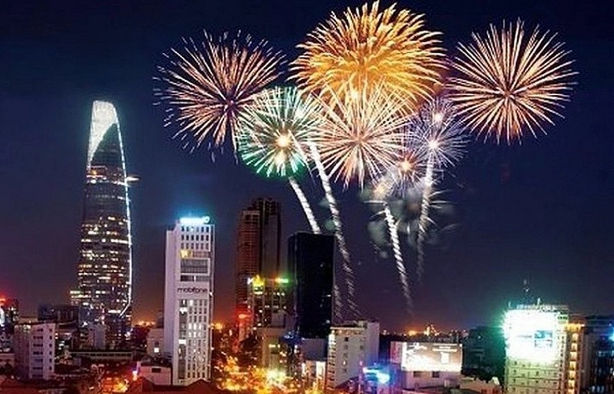 Fireworks are set off to mark the 51st anniversary of Reunification Day in Ho Chi Minh City (Photo: Illustrative image) Fireworks are set off to mark the 51st anniversary of Reunification Day in Ho Chi Minh City (Photo: Illustrative image)