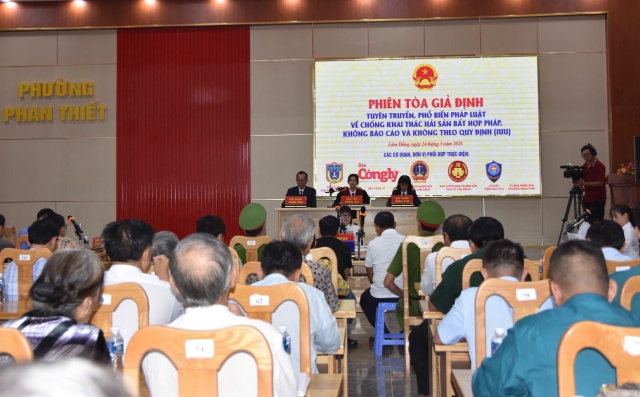 Communication and legal dissemination are identified by agencies and units as a foundational solution in combating IUU fishing (Photo: Lam Dong Newspaper)