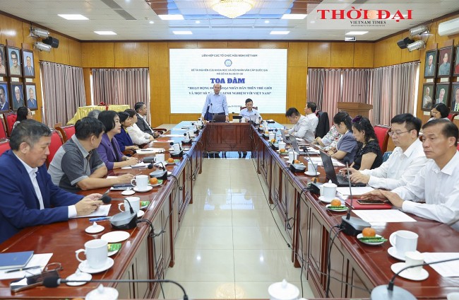 Seminar on “People-to-People Diplomacy Activities Worldwide and Lessons for Vietnam”