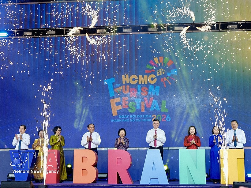 Officials mark the opening of the 22nd Ho Chi Minh City Tourism Festival on April 2. (Photo: VNA)