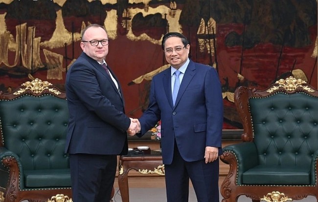 Vietnam News Today (Apr. 3): PM Pham Minh Chinh Proposes Stronger Cooperation in Forensic Examination with Belarus