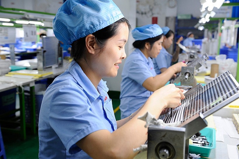 Production at the Fancy Industrial Co., Ltd., a Chinese-owned company in Pho Noi A Industrial Park, Hung Yen province. (Photo: VNA) Production at the Fancy Industrial Co., Ltd., a Chinese-owned company in Pho Noi A Industrial Park, Hung Yen province. (Photo: VNA)