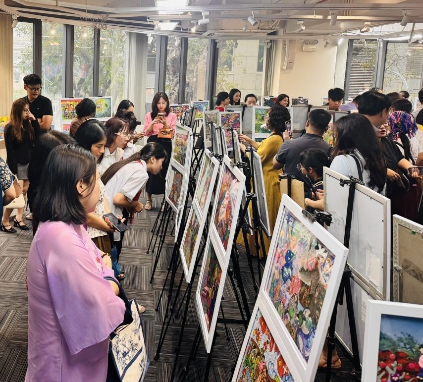 Artworks displayed at the award ceremony. (Photo: Bao Ngoc).