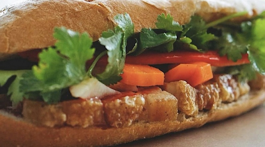 Bánh mì heo quay (Vietnamese roasted pork belly sandwich), second among the Top 100 Southeast Asian dishes (Photo: TasteAtlas) Bánh mì heo quay (Vietnamese roasted pork belly sandwich), second among the Top 100 Southeast Asian dishes (Photo: TasteAtlas)