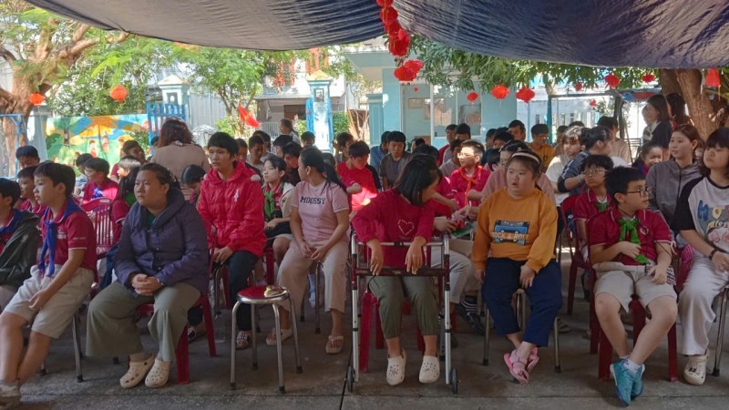 COV Funds Support for Children with Disabilities in Da Nang