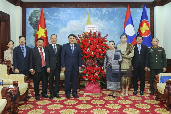 Vietnam-Laos Friendship Association Extends Bunpimay New Year Greetings to Lao Embassy