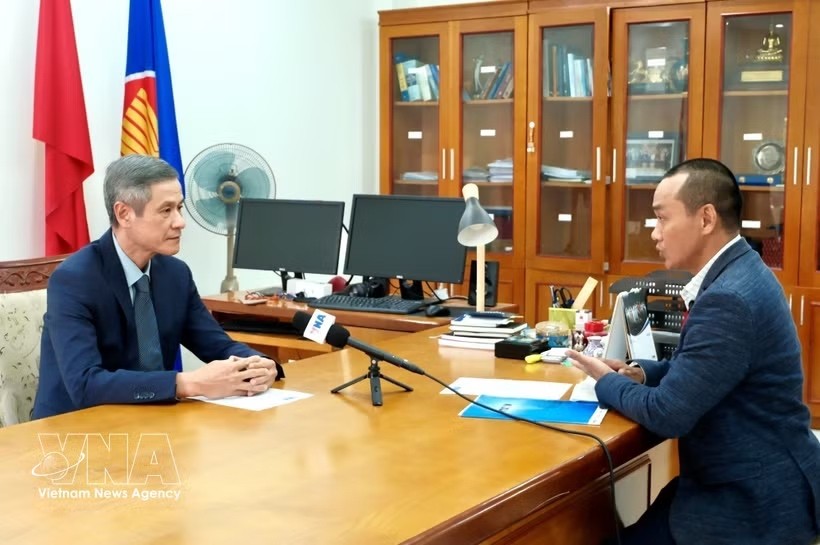 Vietnam News Today (Apr. 8): Vietnam, Cambodia Set Sights on Comprehensive Breakthrough in Bilateral Ties