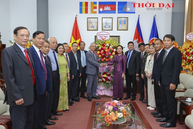 Vietnam-Cambodia Friendship Association Extends New Year Greetings to Cambodian Embassy in Vietnam