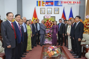 Vietnam-Cambodia Friendship Association Extends New Year Greetings to Cambodian Embassy in Vietnam