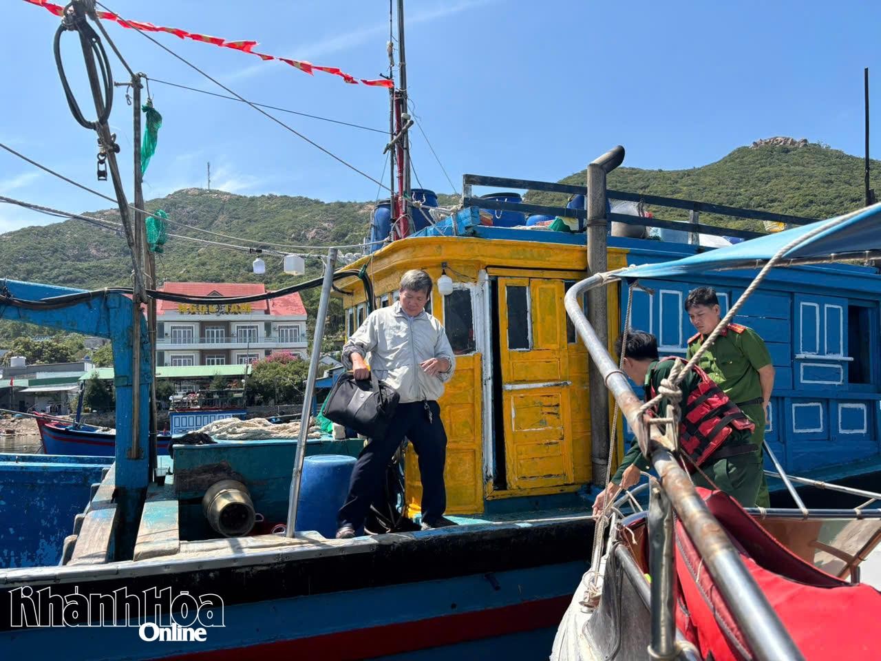 Nam Cam Ranh Commune Steps Up Fight Against IUU Fishing