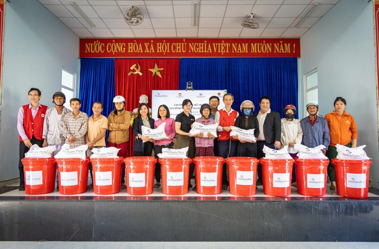 Mobilizing Foreign Non-Governmental Aid: From Connecting Resources to Co-creating Value Mobilizing Foreign Non-Governmental Aid: From Connecting Resources to Co-creating Value