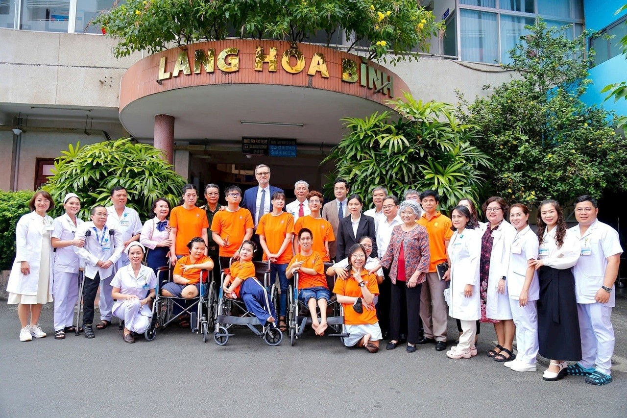 French Friends Help Vietnamese Victims of Agent Orange and Orphans