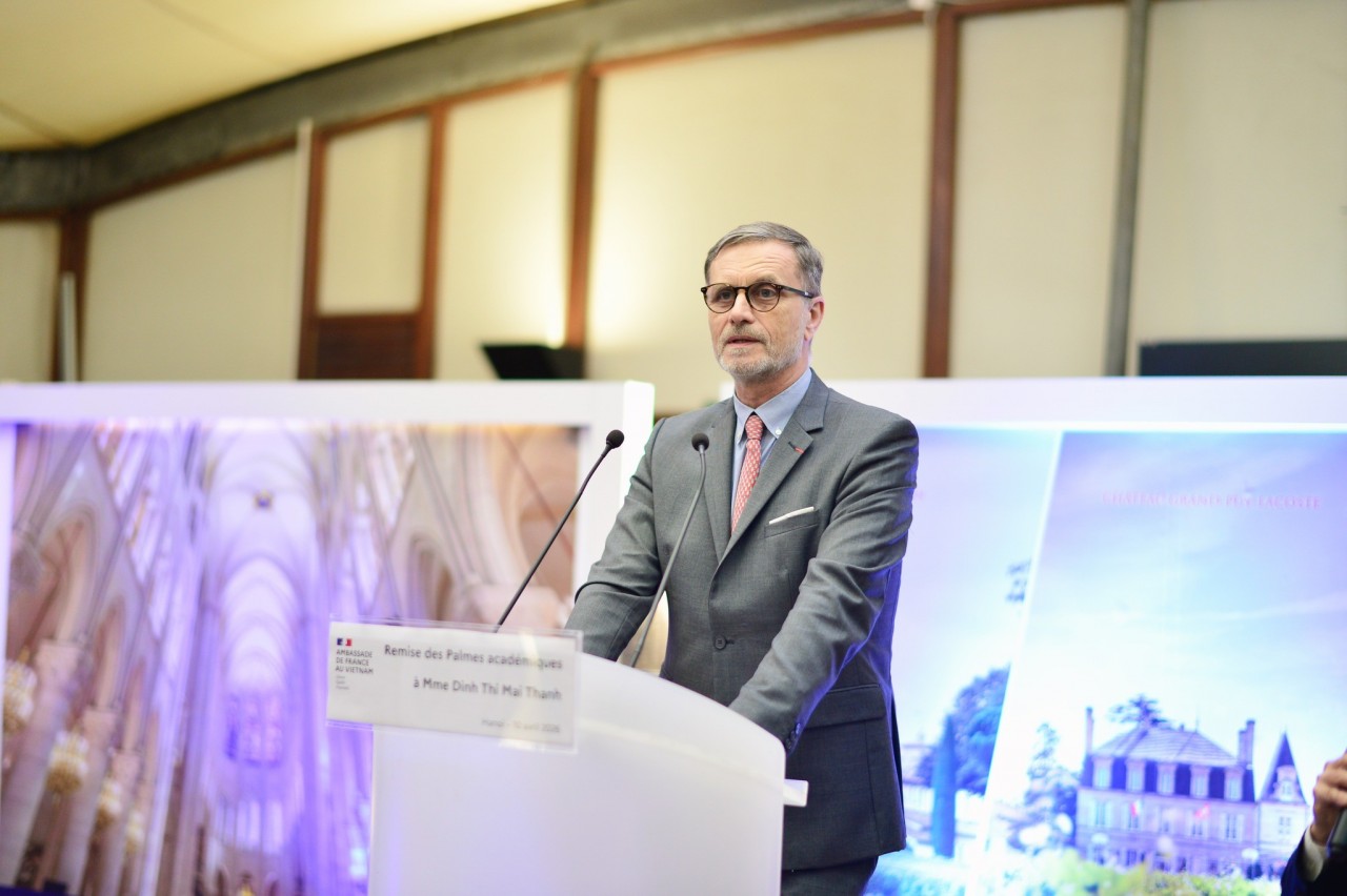 Olivier Brochet, Ambassador of France to Vietnam, delivers remarks. (Photo: USTH)