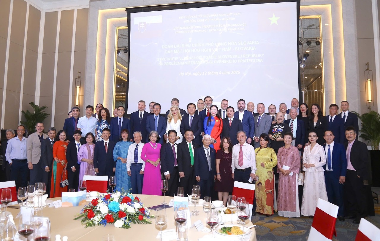 Delegates posed for a group photo. (Photo: Dinh Hoa). Delegates posed for a group photo. (Photo: Dinh Hoa).