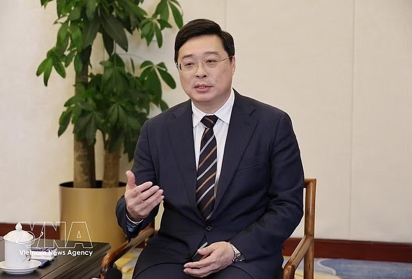 Wei Tao, Deputy Secretary of the Party Committee and Chairman of the Guangxi Zhuang Autonomous Region, talks to Vietnam News Agency correspondent. (Photo: VNA) Wei Tao, Deputy Secretary of the Party Committee and Chairman of the Guangxi Zhuang Autonomous Region, talks to Vietnam News Agency correspondent. (Photo: VNA)