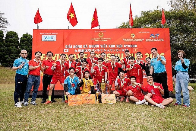 Vietnamese Football Tournament in Japan Looks Toward Truong Sa