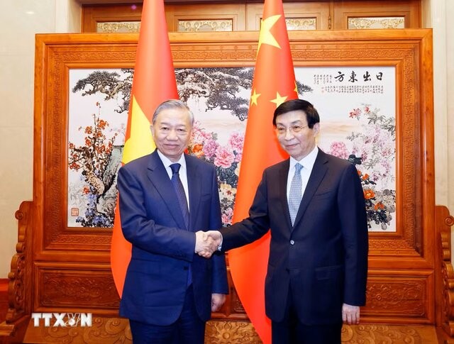 Viet Nam's top leader meets with Chairman of Chinese People’s Political Consultative Conference