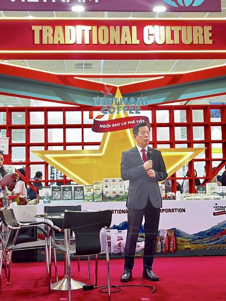 Vietnamese Ambassador to the Republic of Korea Vu Ho delivers remarks at the opening ceremony of the pavilion. (Photo: Embassy of Vietnam in the Republic of Korea) Vietnamese Ambassador to the Republic of Korea Vu Ho delivers remarks at the opening ceremony of the pavilion. (Photo: Embassy of Vietnam in the Republic of Korea)