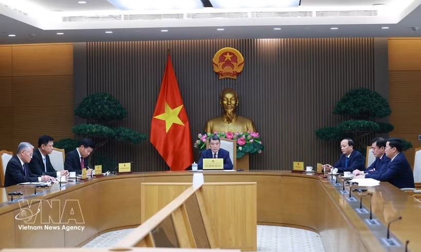 Vietnam News Today (Apr. 17): Vietnamese Prime Minister Holds Phone Talks with Singaporean Counterpart