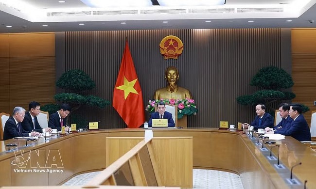 Vietnam News Today (Apr. 17): Vietnamese Prime Minister Holds Phone Talks with Singaporean Counterpart
